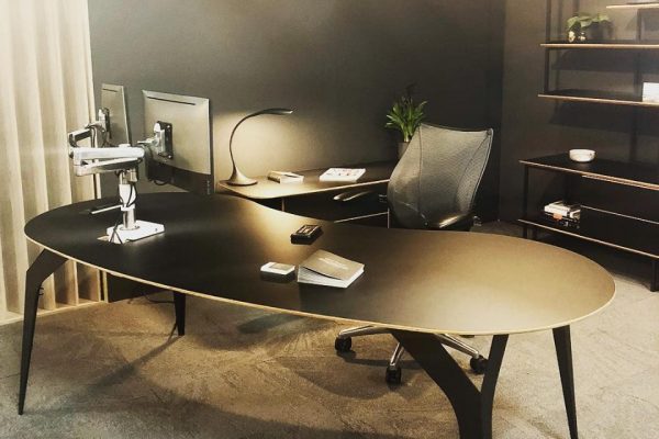 exec desk exec desk
