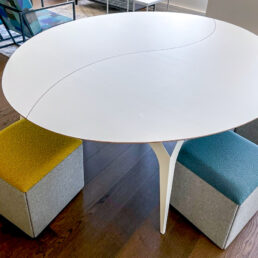 Shell Oval table 2000 x 2400