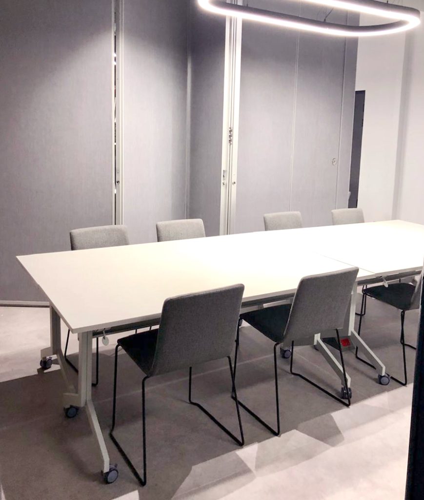 Mobile Flip-top table